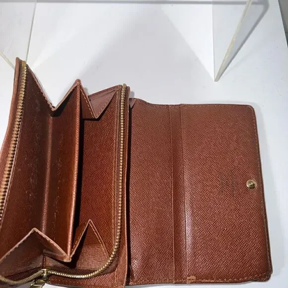 Authentic Louis Vuitton Porte Monnaie
Billets Tresor - Picture 5 of 10